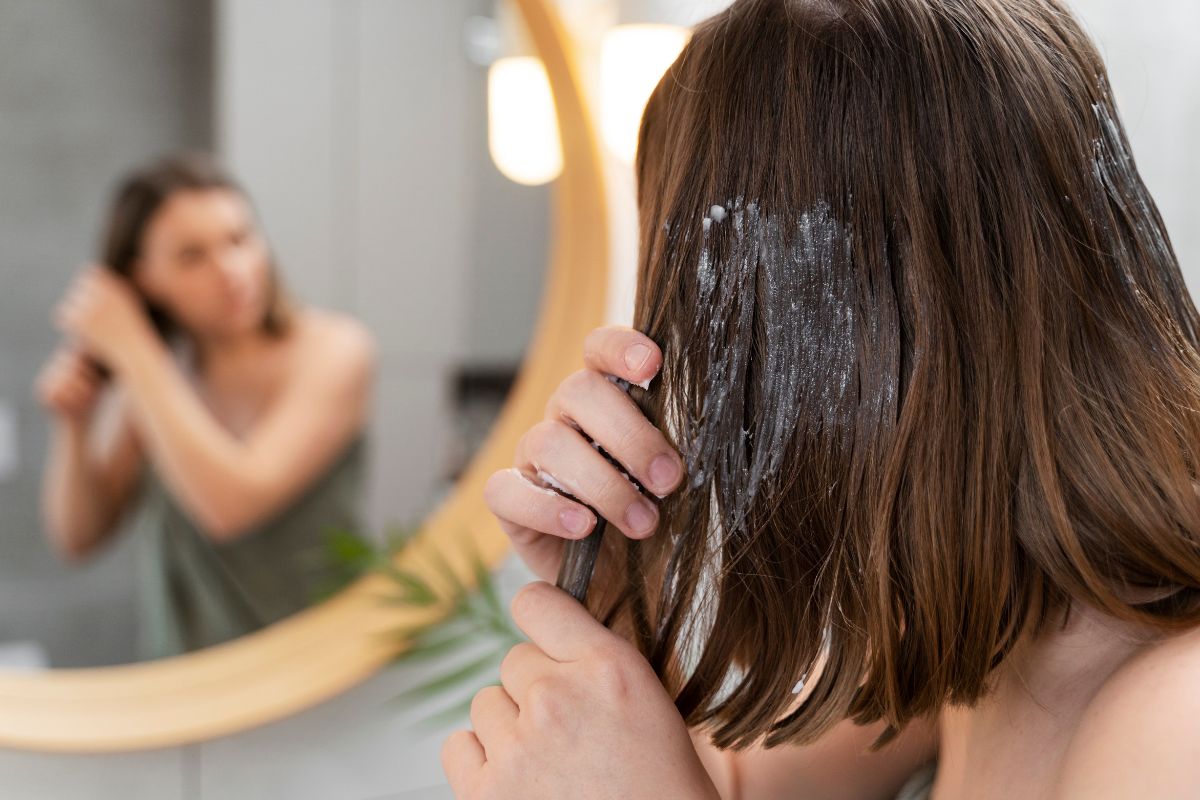 How to Use Hair Mask and Conditioner for Healthy, Shiny Hair